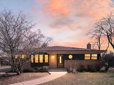 216 Briar Dr, Wilmette, IL, 60091