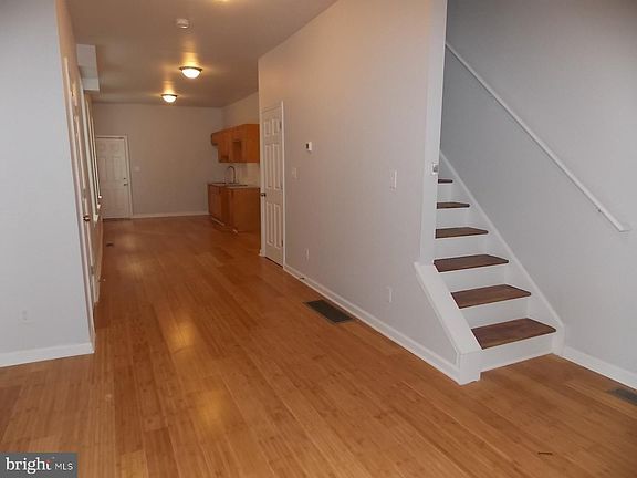 3rd image of 2417 Arlington St