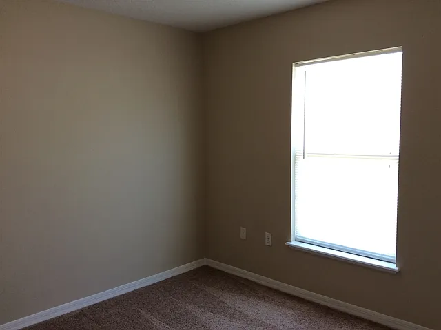 401 Blake Ave — Photo 24