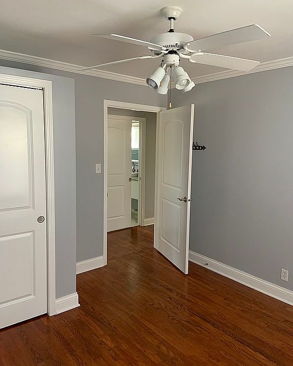 Middle room with extra wide 