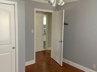 303 Cherokee Trl, Lake In The Hills, IL 60156