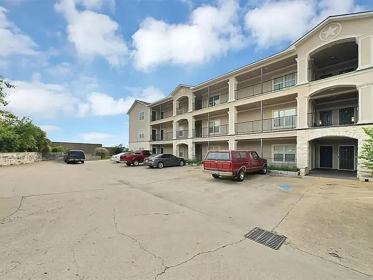 7039 Kingston Cove Ln #202 — Photo 4