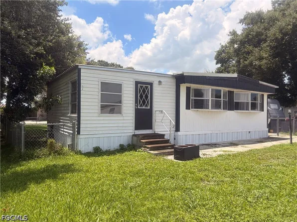809 8th St, Moore Haven, FL 33471