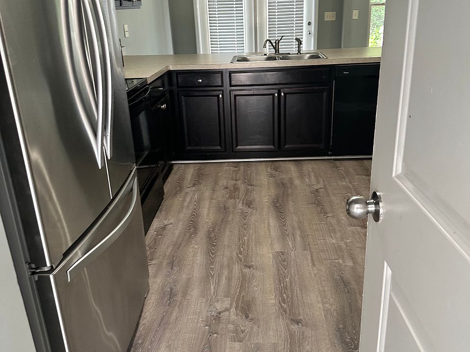 1st image of 334 Highland Pointe Cir E
