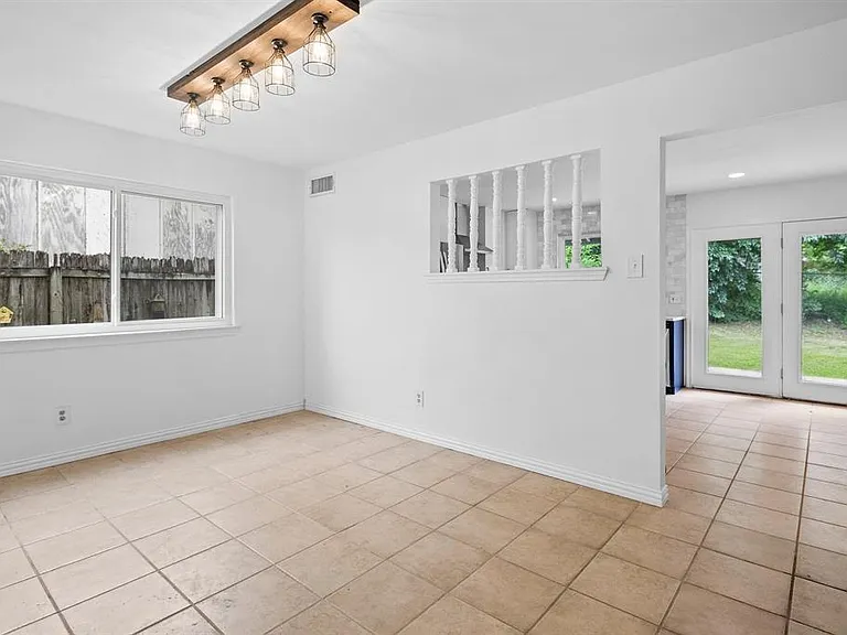 1401 Meadowmear Dr — Photo 9