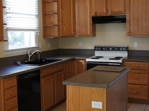 5th image of 1017 E Belmont Ave