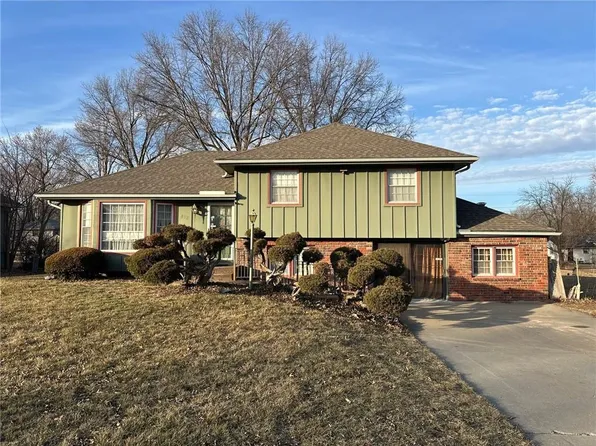 812 NE Mulberry St, Lees Summit, MO 64086