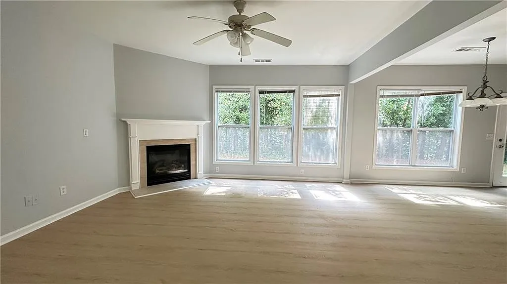 4 bed, 2.5 bath, $2,695 — Photo 4