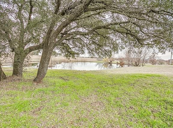 3rd image of 1701 Teller Bell Ln