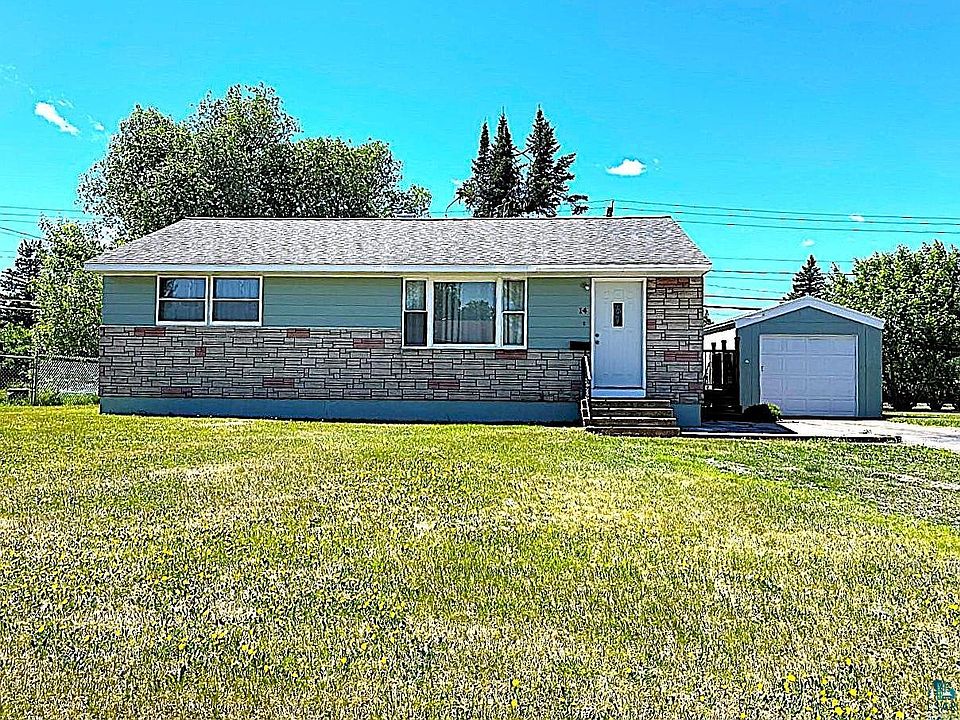 1st image of 14 Balsam Cr