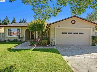 7251 S Valley Trails Dr, Pleasanton, CA 94588