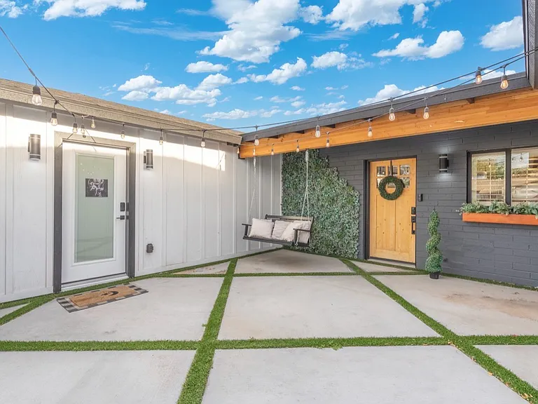 4329 E Hubbell St — Photo 3