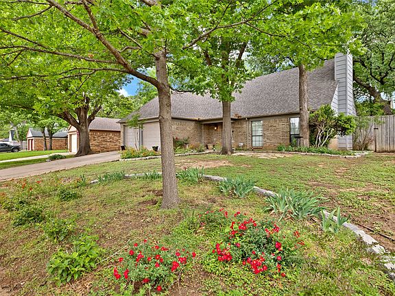 2nd image of 513 Harrington Ln