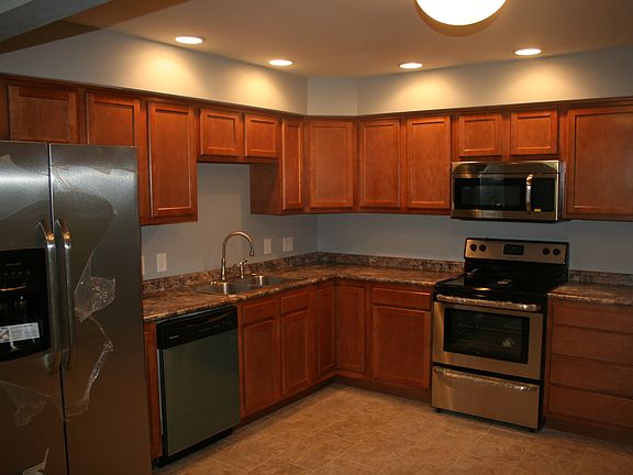 2nd image of 880 Doris Jane Ave