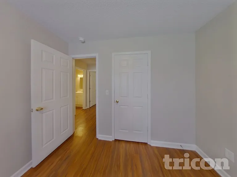 127 Wenlock Cir — Photo 10