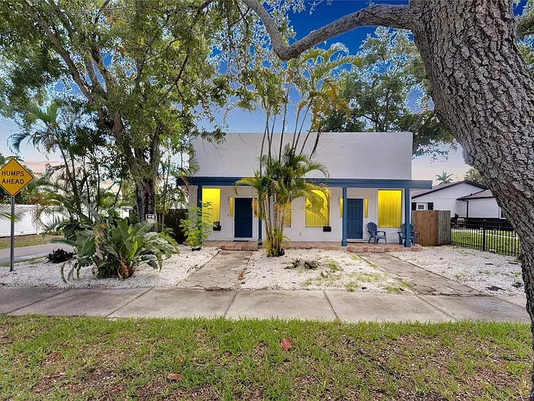 3651 Haines Rd N — Photo 2