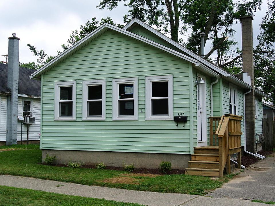 1st image of 1312 Whiting St SW