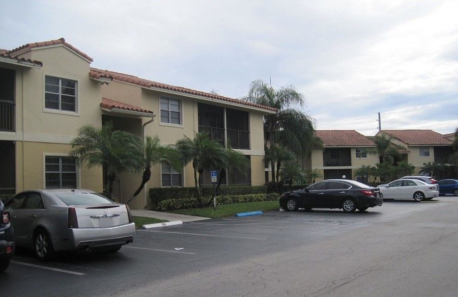 2nd image of 1261 SW 46th Ave APT 2004
