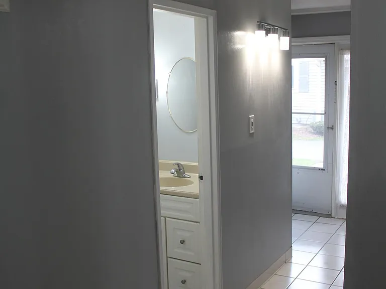 10 Village Brook Ln — Photo 9