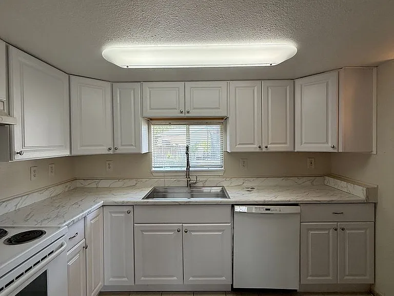 809 Willard Ave — Photo 14