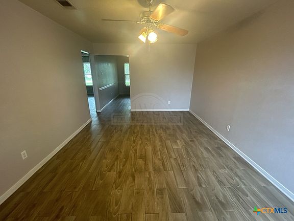 2nd image of 405 W Avenue D