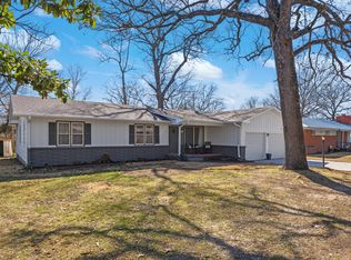 22 E 15th St, Grove, OK 74344