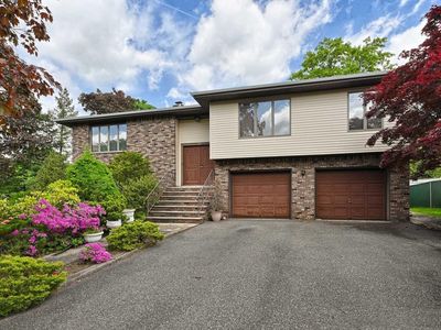133 Morristown Pl, Paramus, NJ, 07652