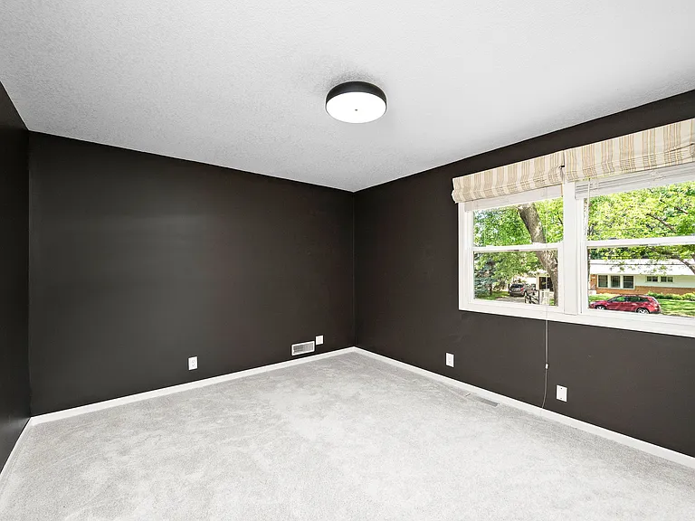 2800 32nd Ave NE — Photo 18