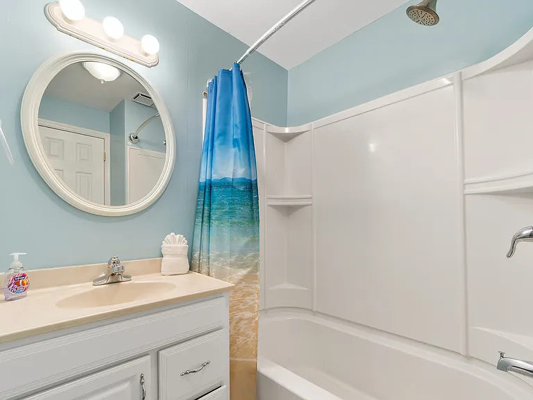 1420 Holly Driveunit A — Photo 9