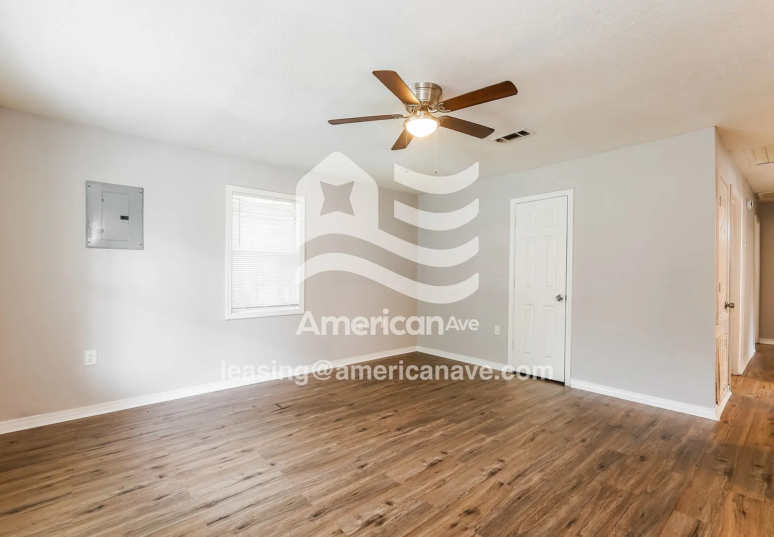 3 bed, 1.0 bath, 1205 sqft, $897 — Photo 3