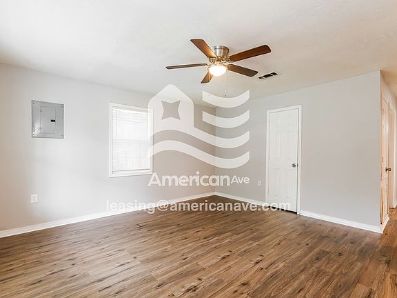 1339828_003_living_room_3.jpg