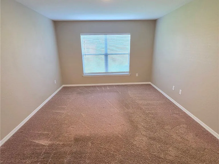 5527 Castania Dr — Photo 15