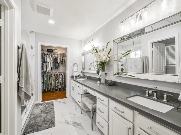 1430 W 24th St, Houston, TX 77008