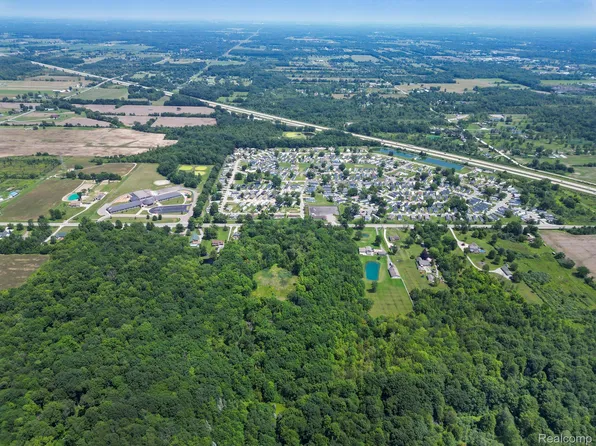 5296 County Line Rd, Lenox, MI 48048