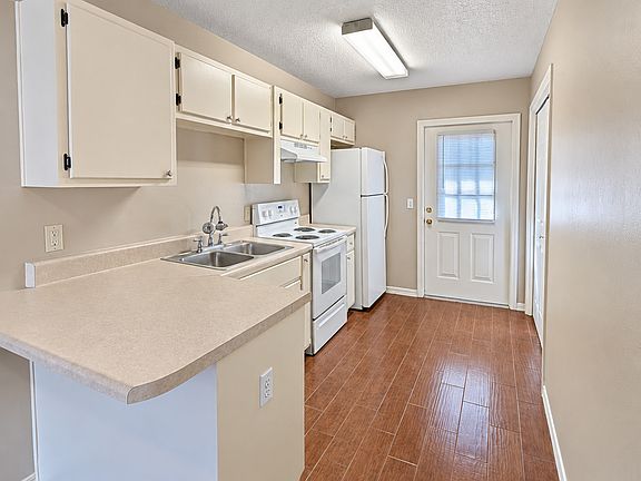 3rd image of 6905 Sea Turtle Cir Unit D