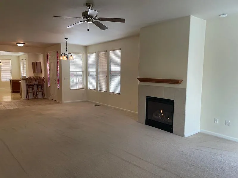 2 bed, 1493 sqft, $2,295 — Photo 4