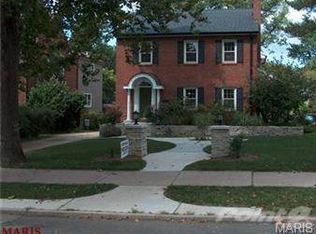 7271 Forsyth Blvd, Saint Louis, MO