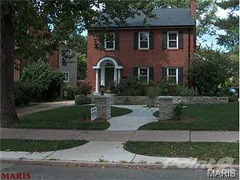 7271 Forsyth Blvd photo 1