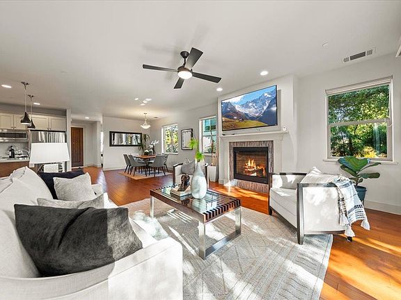5th image of 361 Collado Dr