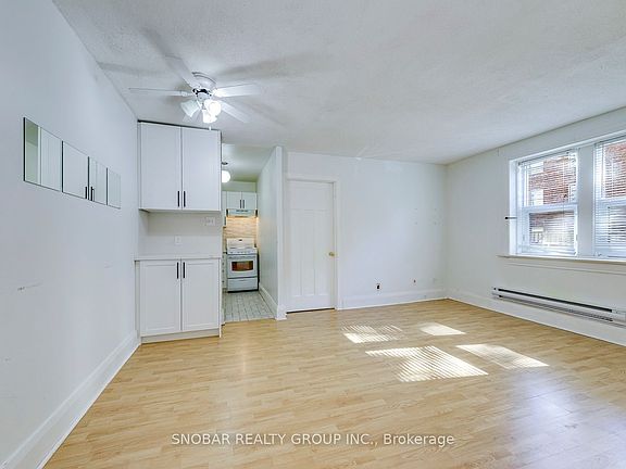 4th image of 114 Vaughan Rd #105