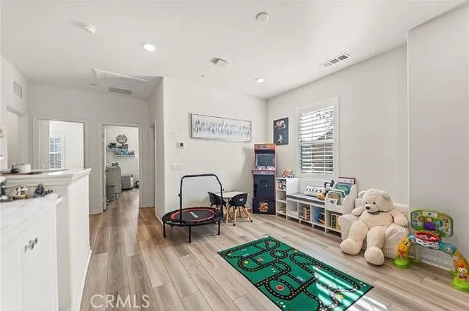 22719 Harmony Dr — Photo 17