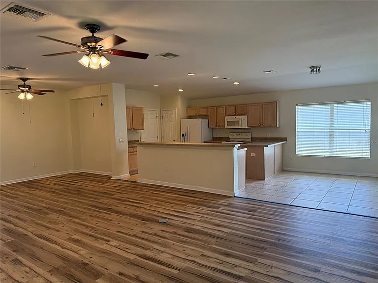 4304 SW 54th Ct — Photo 8