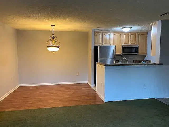 Building Photo - 1014 Aspen Dr #1014