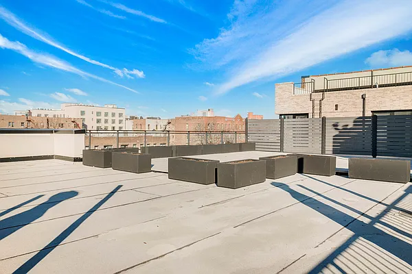 Rented by Compass | media 43