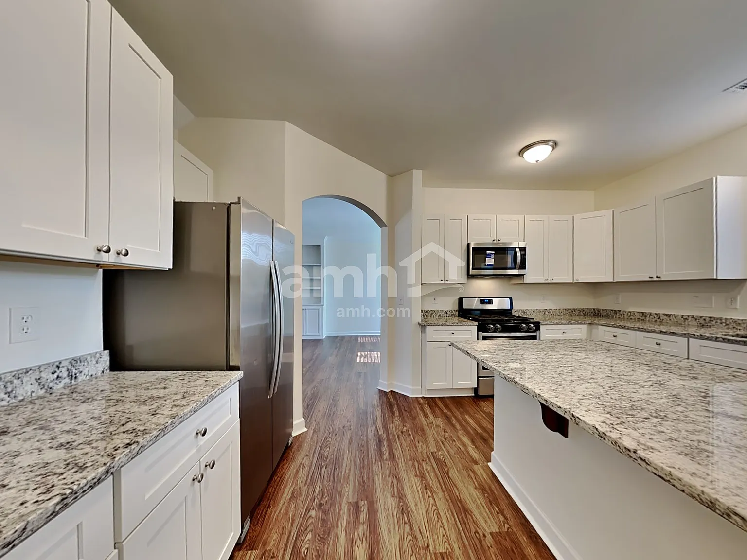 4 bed, 2.5 bath, 2323 sqft, $2,340 — Photo 3