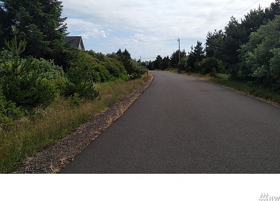 4th image of 390 N Wynoochee Dr SW