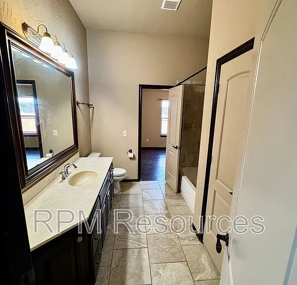3121 SW 136th Ter — Photo 16