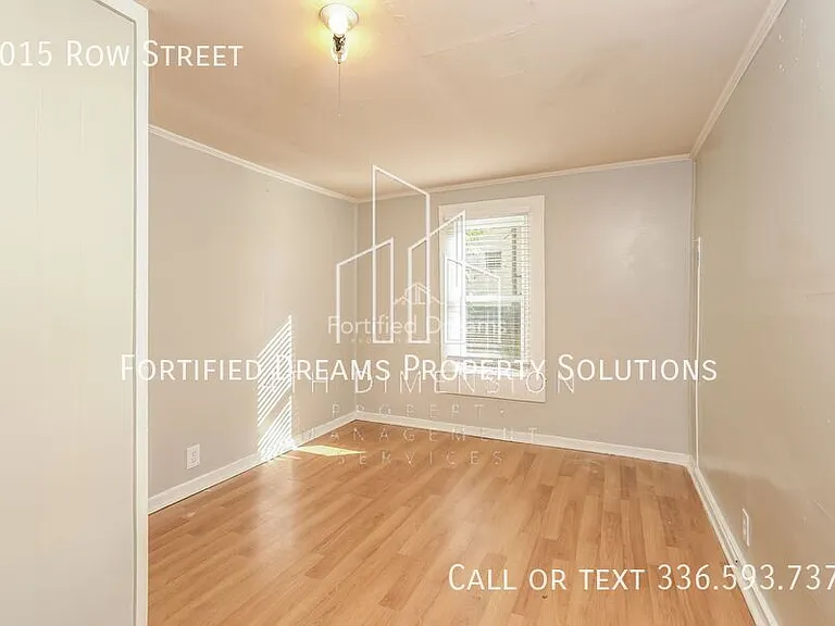 2015 Row St — Photo 12