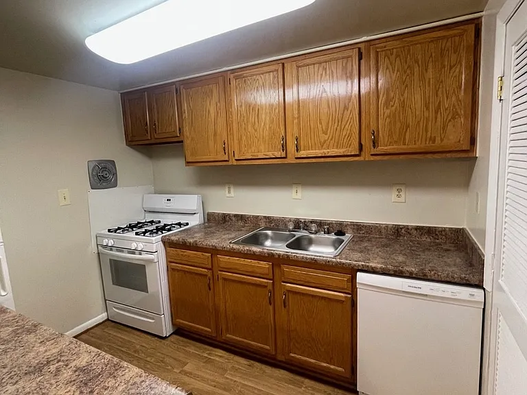 Longview — Photo 167