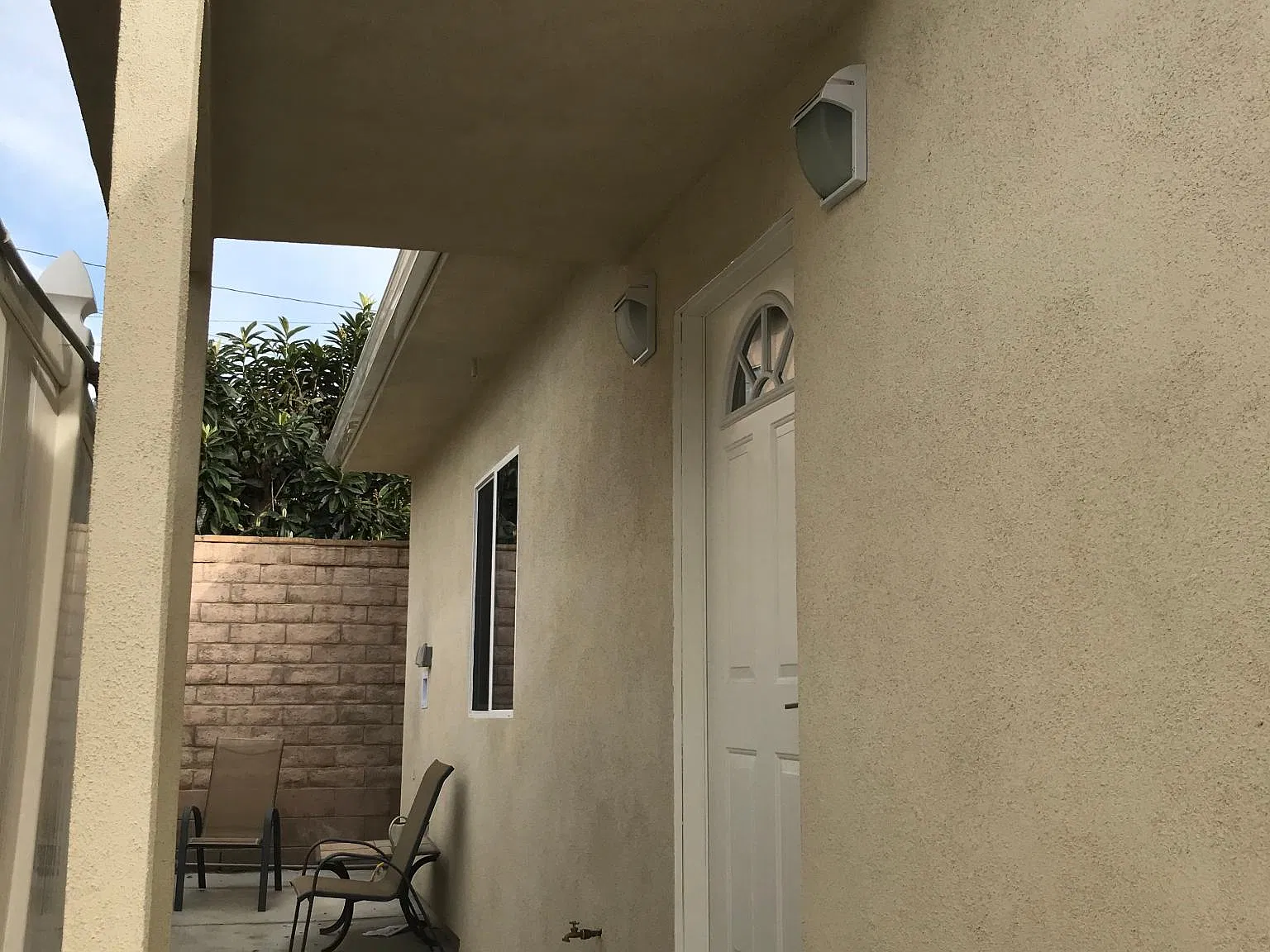 832 E Cypress Ave — Photo 3